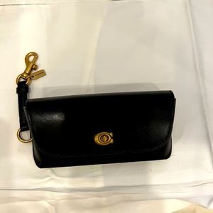 COACH LEATHER SUNGLASSES CASE BLACK